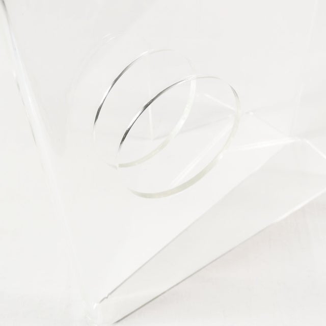 Plastic Modern Magazine Rack, Italy, 1970s For Sale - Image 7 of 10