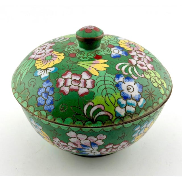Mid-Century Modern Beautiful Lidded Green Cloisonné Bowl - Vintage Floral Enamel Design For Sale - Image 3 of 9