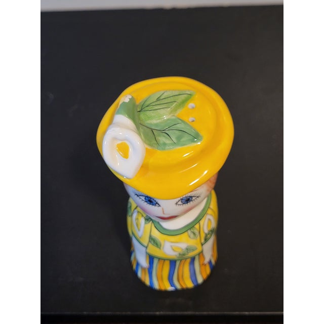 Vintage whimsical and colorful Bella Casa single shaker by Ganz. Gorgeous yellow color to brighten any space.