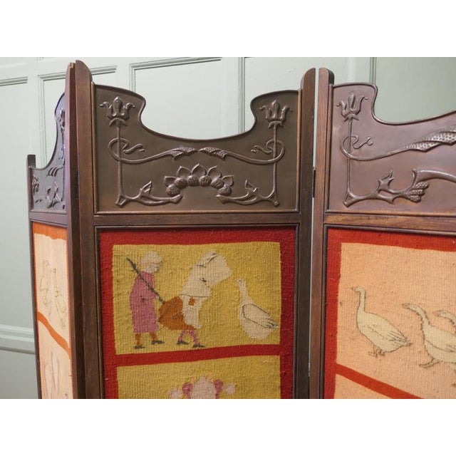 19th Century Art Nouveau Folding Screen in Copper and Oak, 1890 For Sale - Image 5 of 8