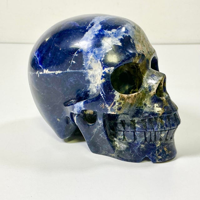 Navy Blue 1970s Vintage Abstract Expressionism Boho Chic Hand Carved Navy Sodalite Stone Skull Sculpture, Halloween For Sale - Image 8 of 15