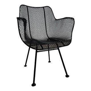 Vintage Attributed to Russell Woodard Sculptura Chair – Mid Century Modern Wrought Iron Patio Chair – Restored Black Outdoor Mesh Chair For Sale