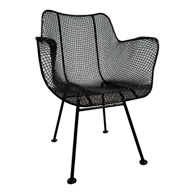 Vintage Attributed to Russell Woodard Sculptura Chair – Mid Century Modern Wrought Iron Patio Chair – Restored Black Outdoor Mesh Chair For Sale