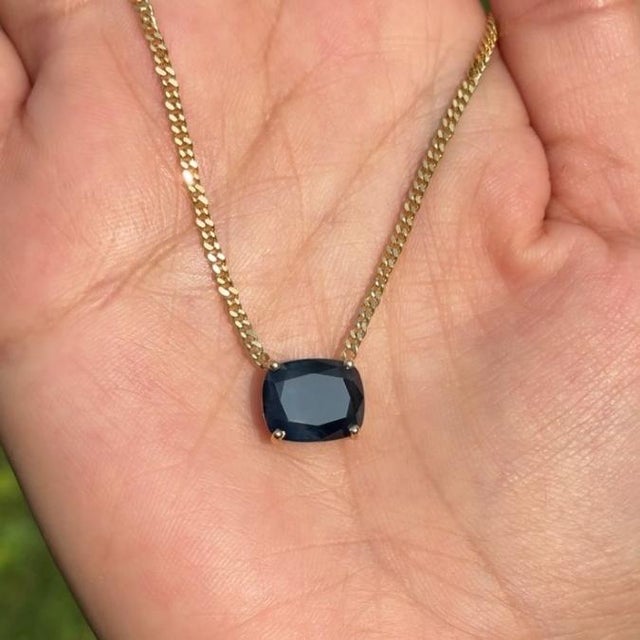 Metal Cushion Cut 5.2ct Blue Sapphire Solitaire Necklace in 14k Yellow Gold Curb Chain For Sale - Image 7 of 16