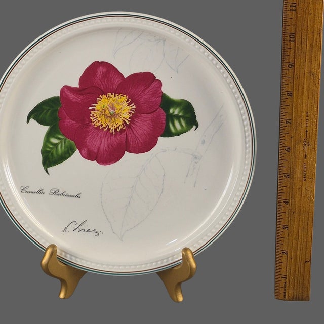 Late 20th Century Collectable Villeroy & Boch Magenta Pink Camelia Wall Plate 1996 For Sale - Image 5 of 7