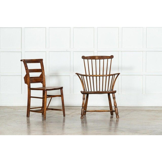 English George III Elm Comb Back Windsor Armchair, 1780s For Sale - Image 12 of 16