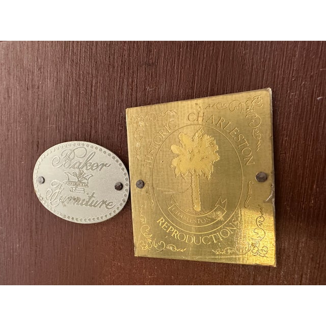 Baker Furniture Company 1980s Baker Furniture “Historic Charleston Collection” Georgian Banded Mahogany Pedestal Extension Dining Table, With Felt-Backed Custom Table Pads. For Sale - Image 4 of 16