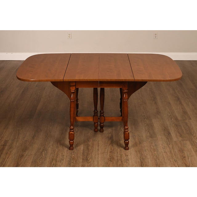 Traditional Maple Expandable Drop Leaf Gateleg Dining Table For Sale - Image 15 of 18