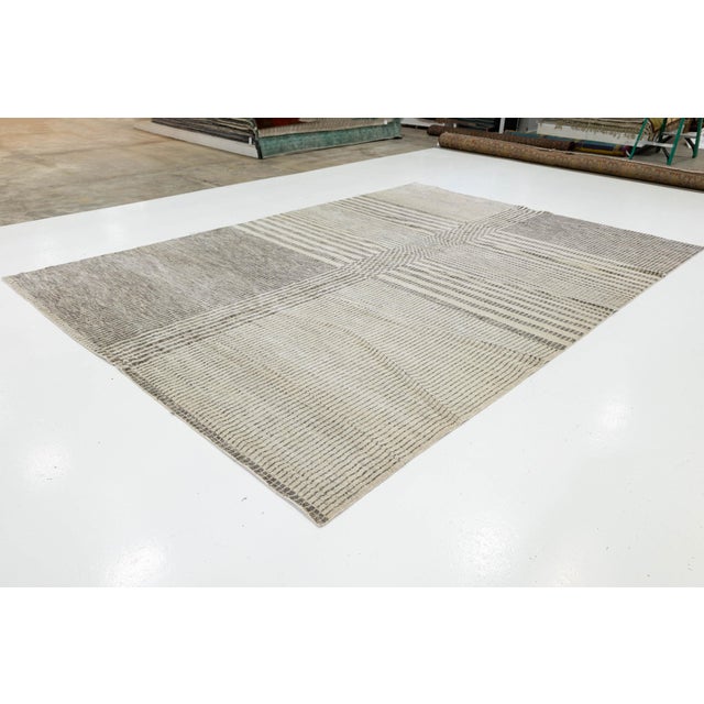 Contemporary 10 X 14 Hand Knotted Modern Neutral Geometric Wool Rug Minimalist Grid Pattern For Sale - Image 3 of 10