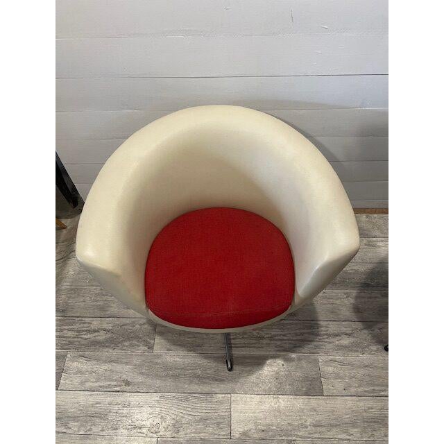 Vintage Cream Swivel Chairs, 1970, Set of 2 For Sale - Image 3 of 11