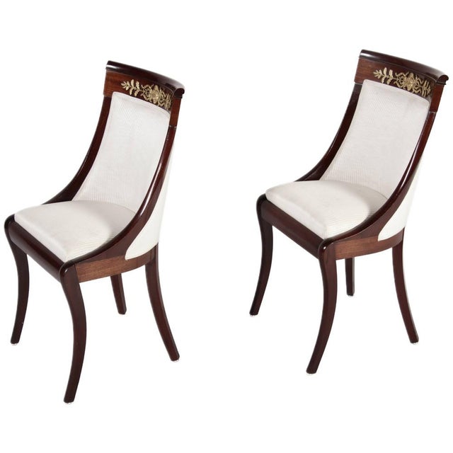 Age and Origin: The seating group is likely from the period 1820-1840 and is probably made of mahogany. Chair Dimensions:...