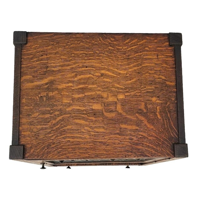 Antique 1910s Tiger Oak Arts & Crafts / Mission Nightstand W/ Leaded Glass Door For Sale In Los Angeles - Image 6 of 12