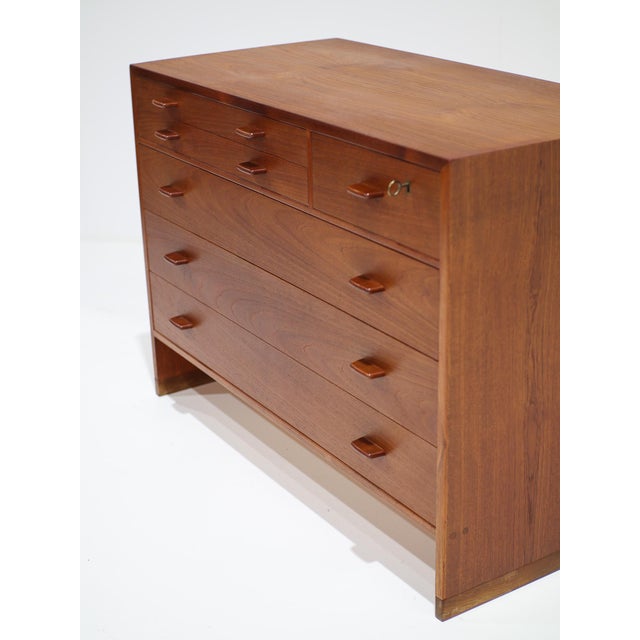 RY16 Chest of Drawers in Teak by Hans J. Wegner for Ry Møbler, Denmark, 1958 For Sale - Image 9 of 15