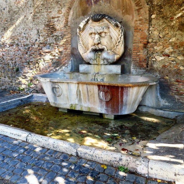 Late 19th Century Large Scale 19th-Century Marble Mascherone, 1870 For Sale - Image 5 of 6