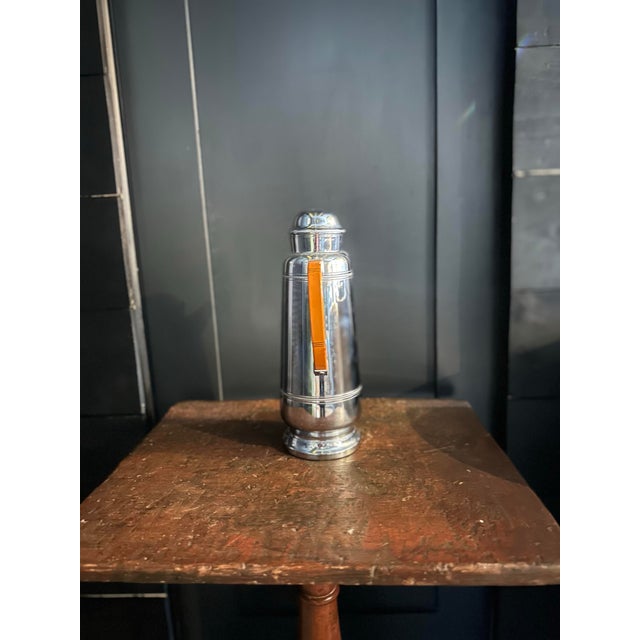 1930s 1930s Chrome Cocktail Shaker With Bakelite Handle by Faber For Sale - Image 5 of 8