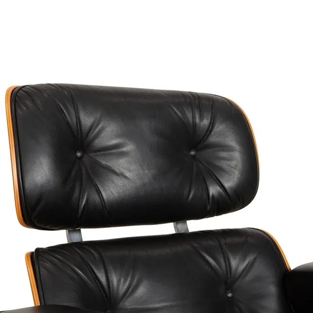 Leather and Wood Lounge Chair by Charles & Ray Eames for Vitra For Sale - Image 5 of 18