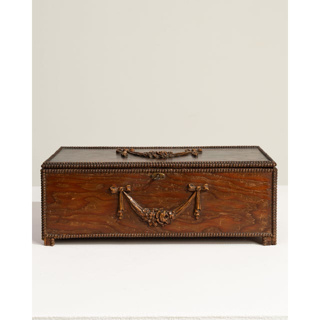 1900 - 1909 United Kingdom Victorian Chocolate Wood Box For Sale - Image 13 of 18