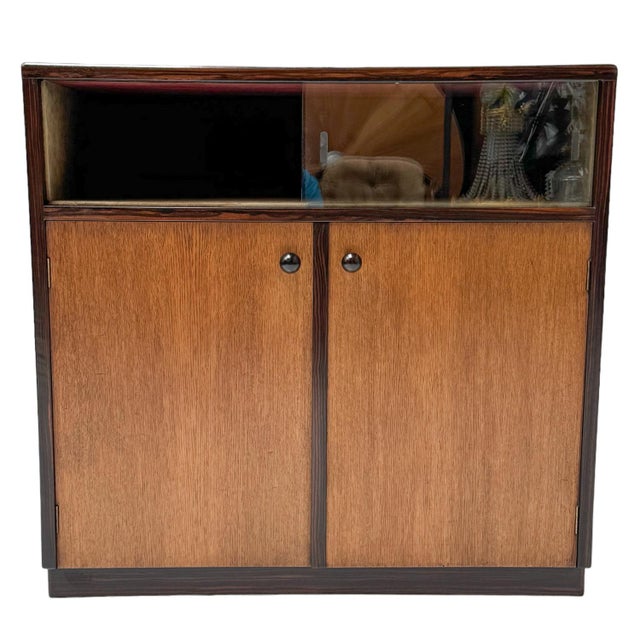 Stunning and rare Art Deco Modernist cabinet. Design by Anton Lucas for N.V. Meubelkunst Leiden. Striking Dutch design...