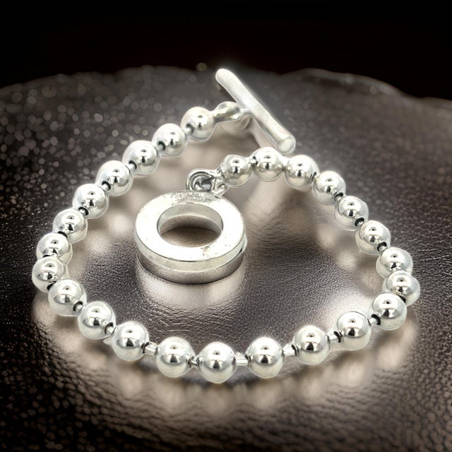 Authentic Gucci Estate Toggle Ball Bracelet Size 8 inches Silver 5 mm beads G34 This elegant Authentic Gucci Bracelet is...