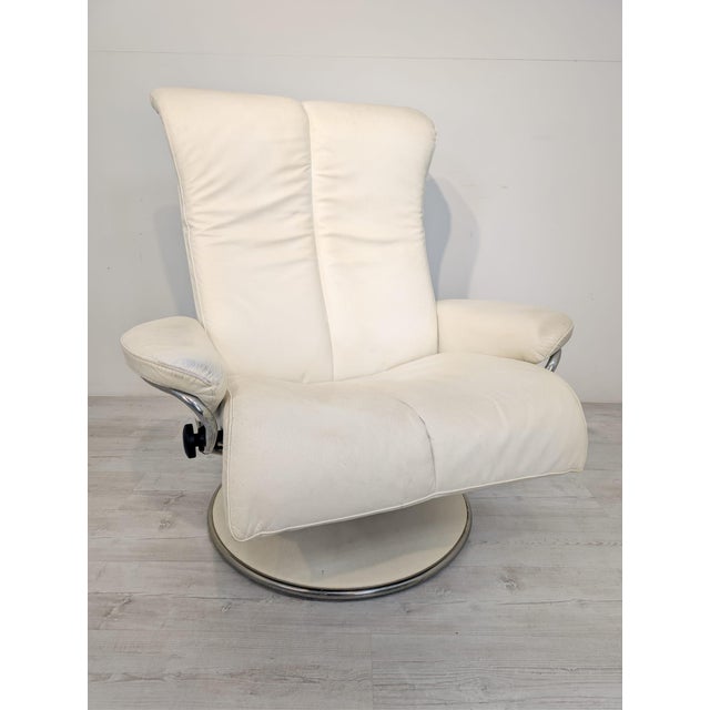 Norwegian Recliner from Ekornes Stressless For Sale - Image 5 of 18