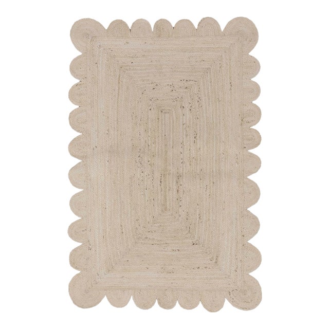 Natural White Jute Scallop Hand Made Rug 5'x8' For Sale