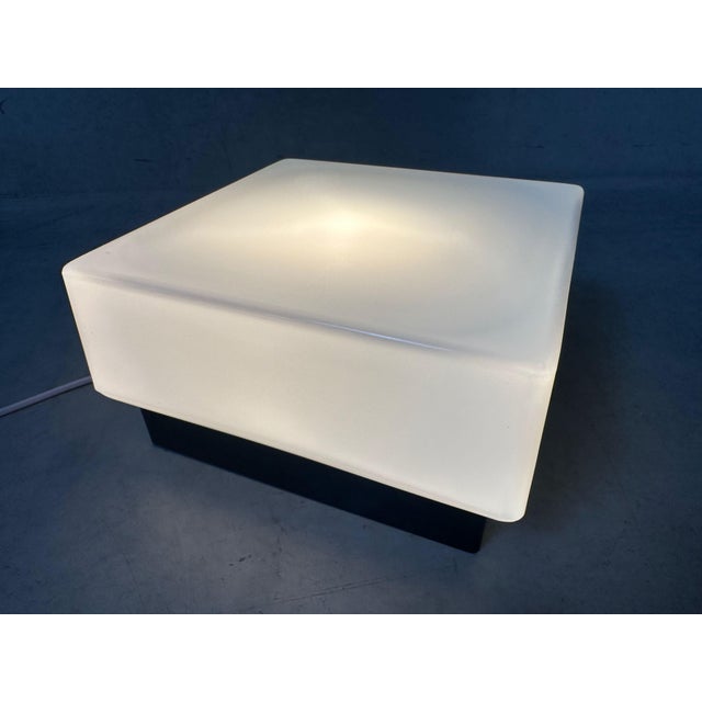 Vintage square ceiling lamp with Bakelite fixture and opaline shade in perfect condition. Brand: Niko (Belgium). 1 x E27...