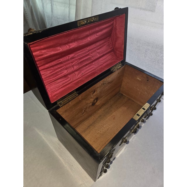 Late 19th Century Late 19th Century Victorian Walnut Burl Tea Caddy For Sale - Image 5 of 7