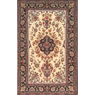 Middle Eastern Rug in Wool For Sale