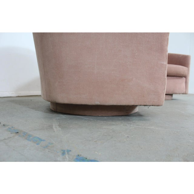 Mid 20th Century Pair of Mid-Century Modern Milo Baughman Swivel Club Chairs on Platform Bases For Sale - Image 5 of 11