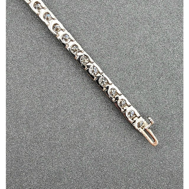 White 11.57 Ct Diamond Tennis Bracelet For Sale - Image 8 of 9