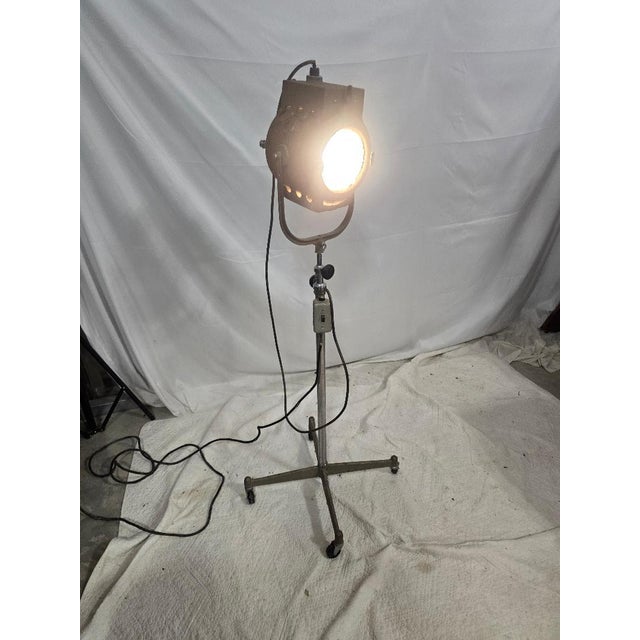 Mid 20th Century Mid 20th Century Industrial Ward Leonard Fresnel Stage Light Floor Lamp on Rolling Stand For Sale - Image 5 of 6