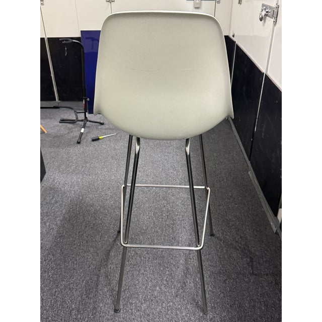 Mid-Century Modern Herman Miller Barstools - Fiberglass For Sale - Image 3 of 5