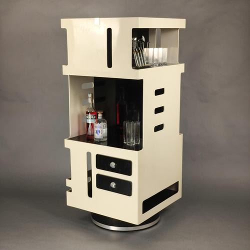 Double-Sided Rotating Bar Cabinet in the style of Gio Colombo, 1960s For Sale - Image 10 of 12