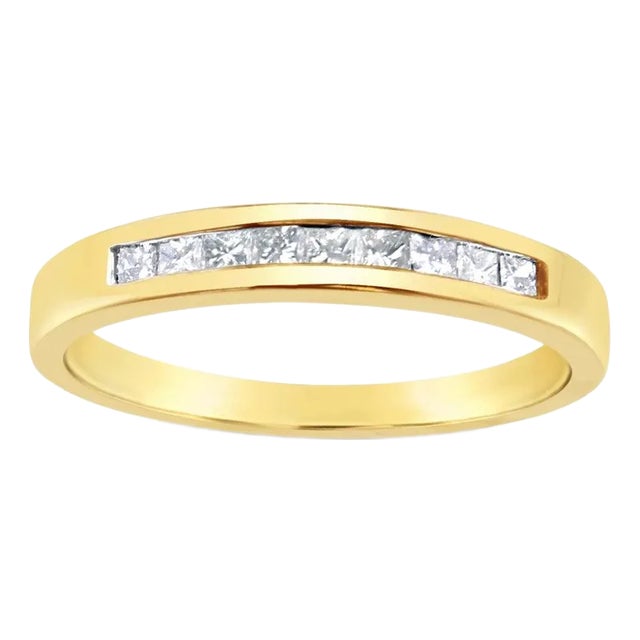 Quarter Carat Princess Cut Diamond Wedding Band, Size 3 For Sale
