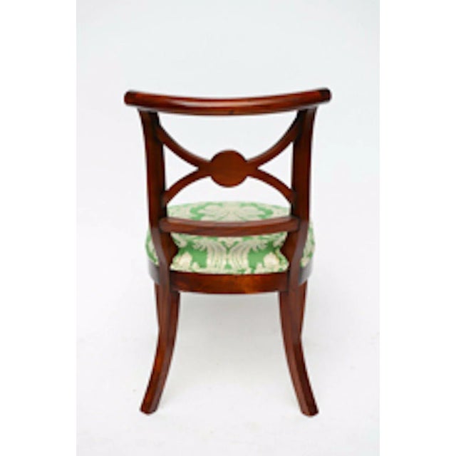 English 19th Century Set of 4 Regency Klismos Chairs With Gold Leaf Accents- For Sale - Image 3 of 8