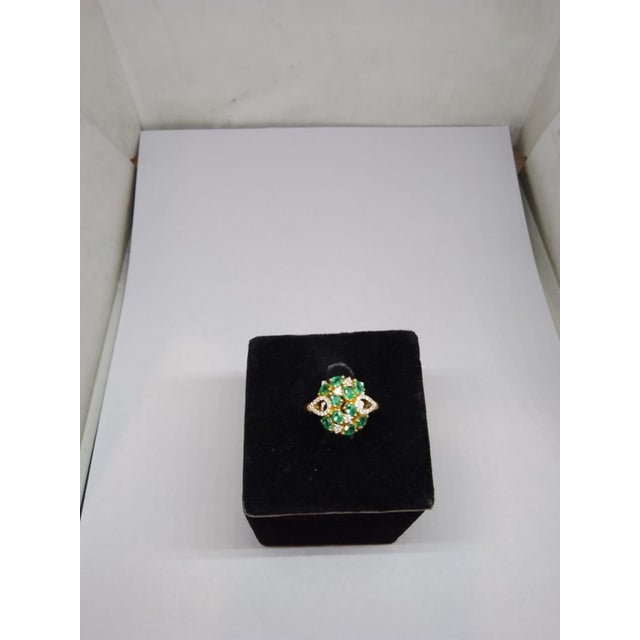 Gemstone details Gold Purity: 18K Solid Gold Emerald: 0.87 cts Diamond: 0.21 cts 18K gold Net weight: 4.32 grams Gross...