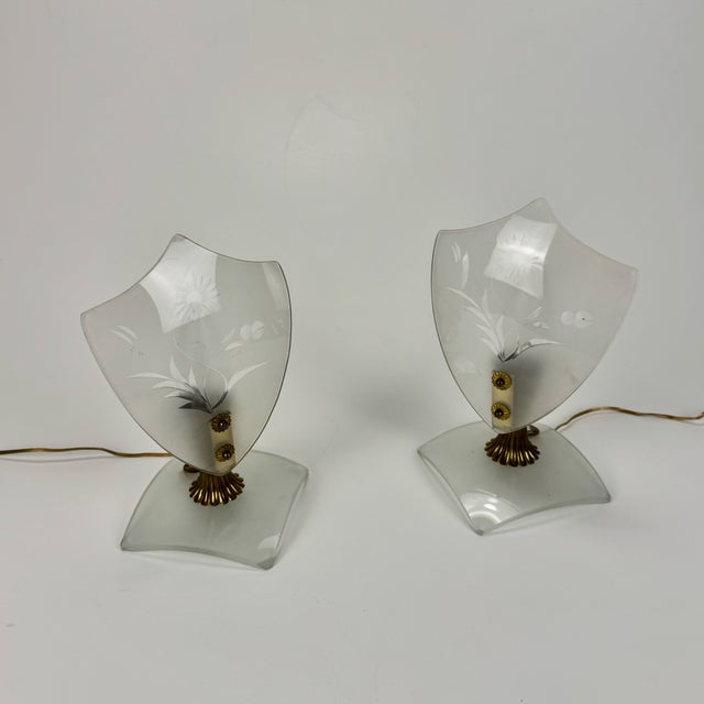 Small Italian Frosted Engraved Glass Bedside Lamps, 1940s, Set of 2 For Sale - Image 6 of 10