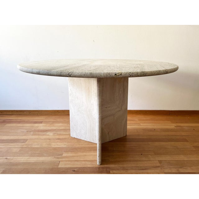 Postmodern Cream Off White Round Travertine Dining Table with Pedestal Base, 1970s For Sale - Image 10 of 11