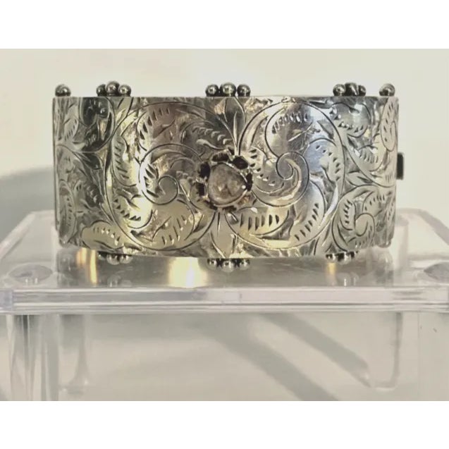 English Mid 20th Century Engraved Antique Silver Cuff With Georgian Diamond For Sale - Image 3 of 6