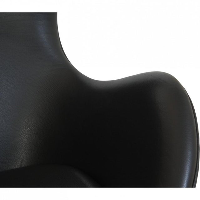 Egg Chair in Black Aura Leather by Arne Jacobsen, 2017 For Sale - Image 5 of 15