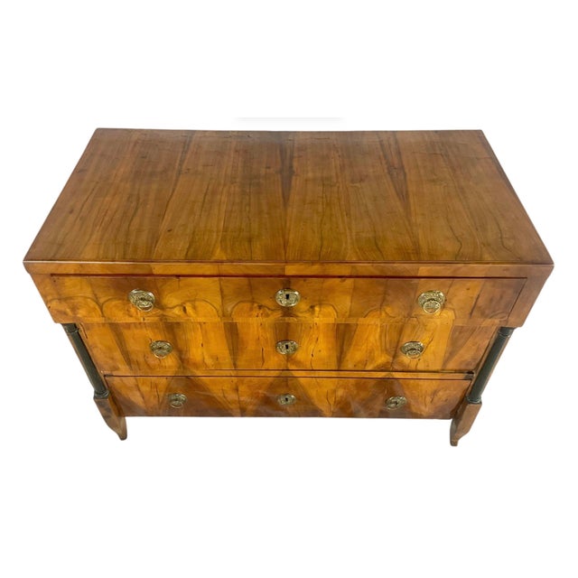 Biedermeier Biedermeier Walnut Chest of Drawers, German Circa 1830 For Sale - Image 3 of 13
