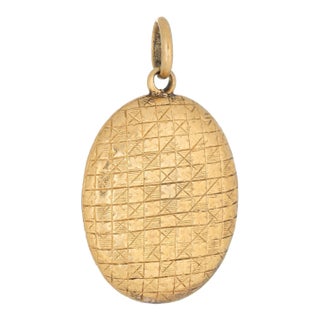 Antique Victorian Hair Pendant 18 Karat Gold Chased Pattern Vintage Fine Oval For Sale