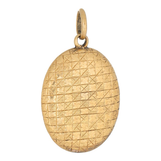 Antique Victorian Hair Pendant 18 Karat Gold Chased Pattern Vintage Fine Oval For Sale
