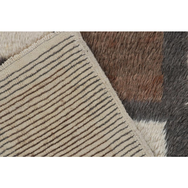 1950s Vintage Tulu Shag Rug in Brown, Gray & White Geometric Pattern For Sale In New York - Image 6 of 7