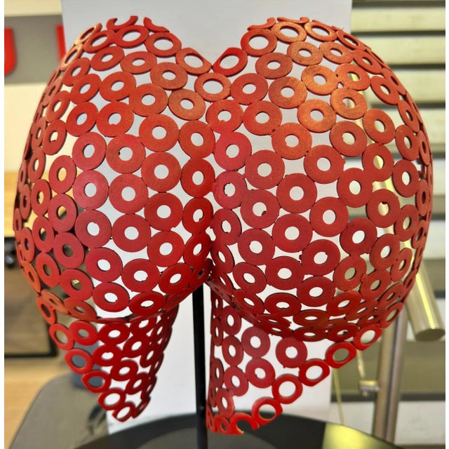 Magnificent Spanish Sculpture "Heart" 20th Century golden metal 50cm x 35cm metallic base Perfect condition. This piece is...