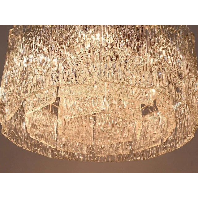 White Mid-Century Brass and Textured Glass Ceiling Lamp attributed to J. T. Kalmar for Kalmar, 1960s For Sale - Image 8 of 13