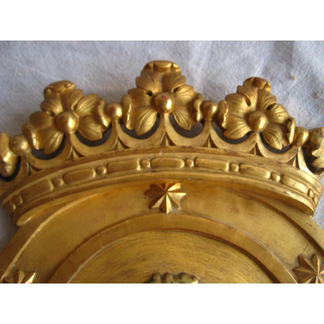 18th Century Pair of Gild Carved Wood Coat of Arms For Sale - Image 11 of 12