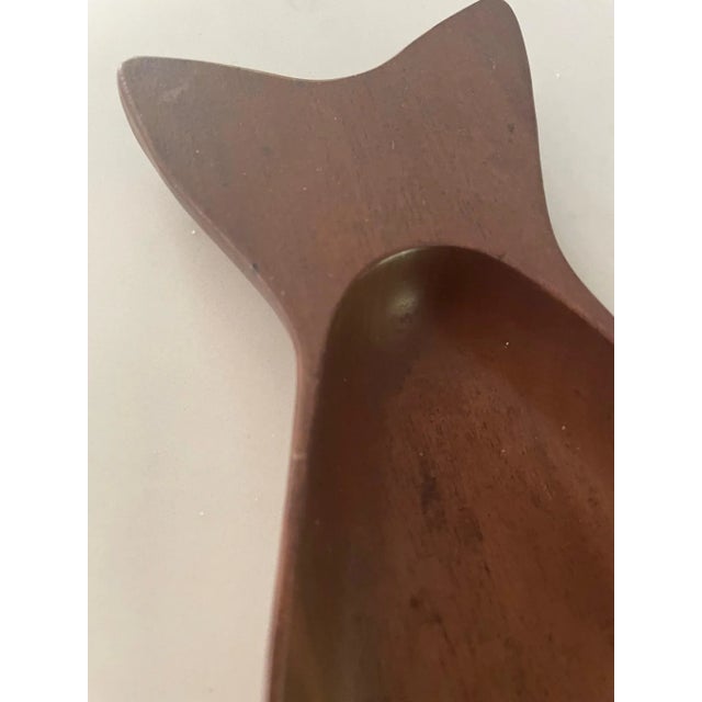 1970's Wood Platter in the Shape of a Fish For Sale - Image 9 of 12