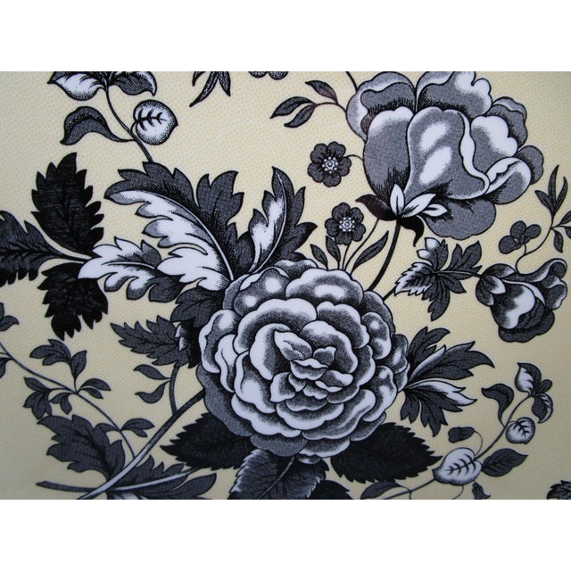 Ceramic Spode Archive Collection British Flowers Rosa Pasta Serving Bowl Black Yellow Floral Made in England Vintage 2007 For Sale - Image 7 of 7
