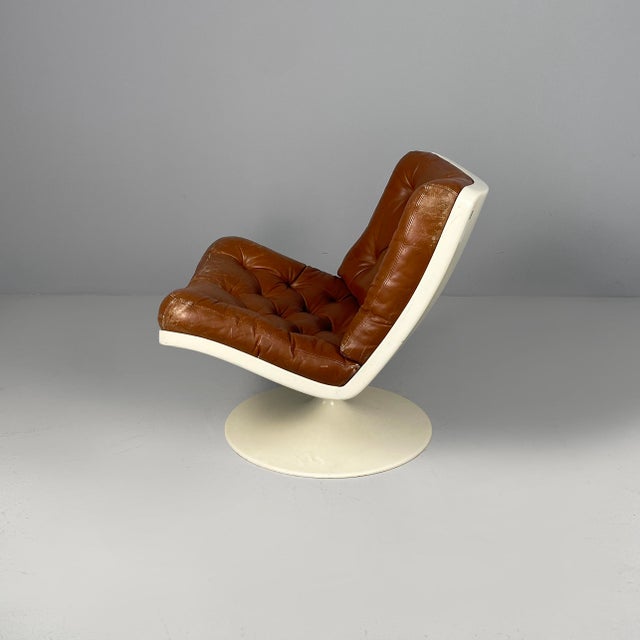 Space Age Italian Brown Leather and White Plastic Armchair by Play, 1970s For Sale - Image 3 of 18